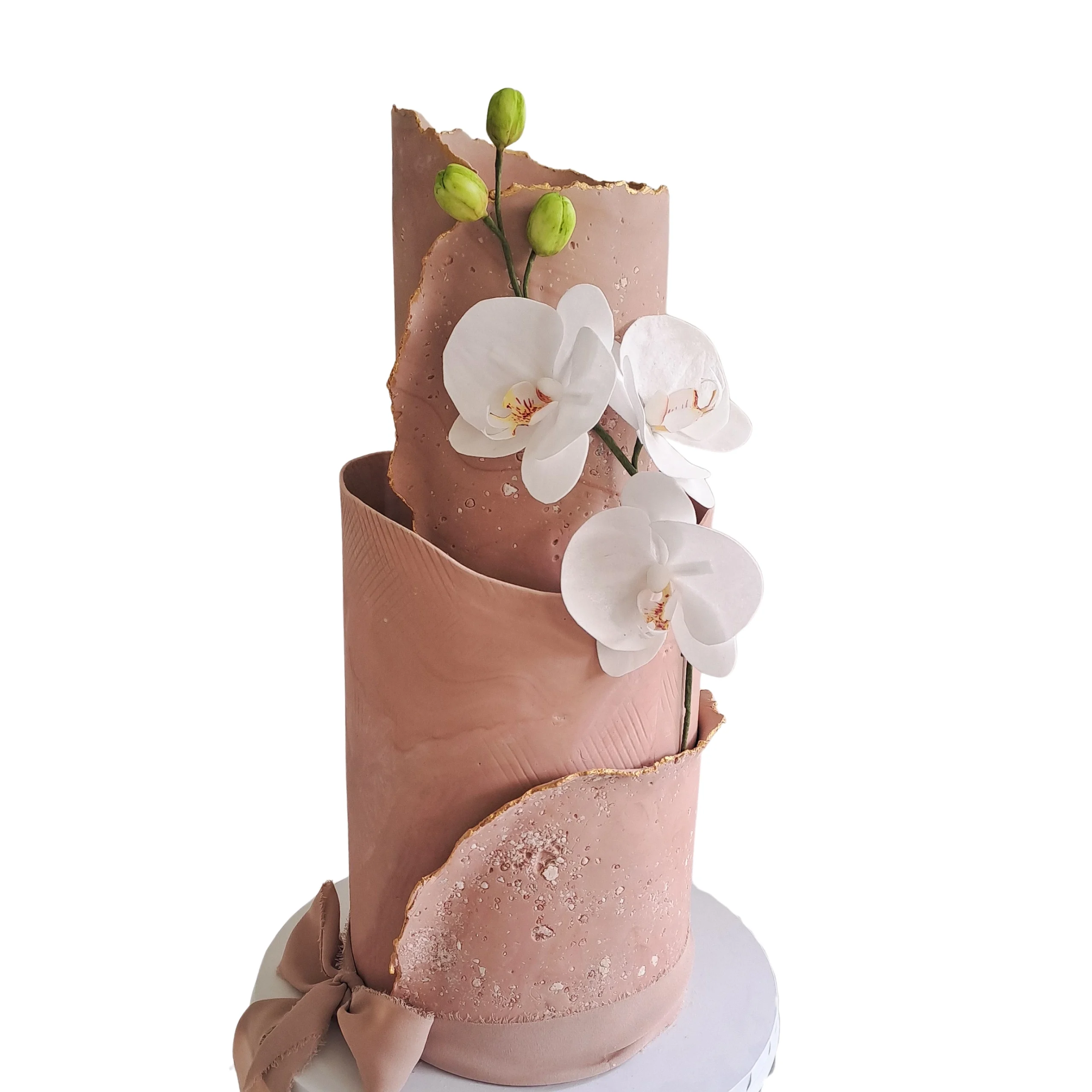 Smooth white fondant cake covered with Saracino sugar paste – pasta cover 4